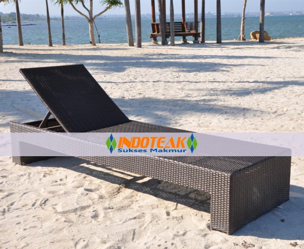 Wicker Lounger Furniture